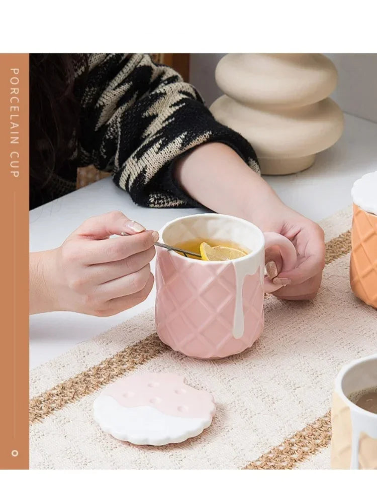 1pc 400ML Biscuit Pattern Coffee Mug With Lid And Spoon Ceramic Coffee Cups Cute Kawaii Water Cup Summer Winter Drinkware Gifts
